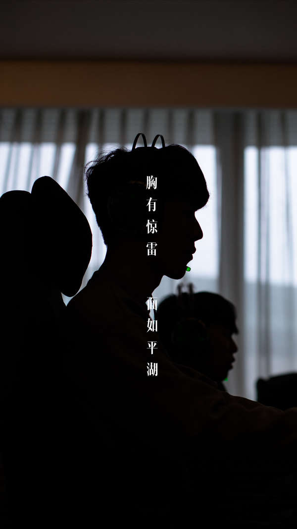 表现出强烈 表现出强烈