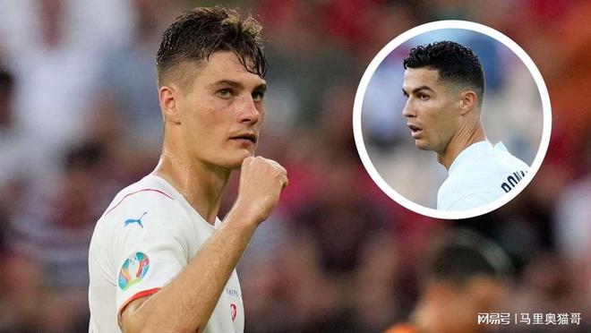 黎伊扬掏裆 黎伊扬掏裆